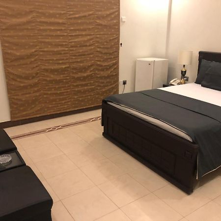 Sunset Suites Karachi Buitenkant foto