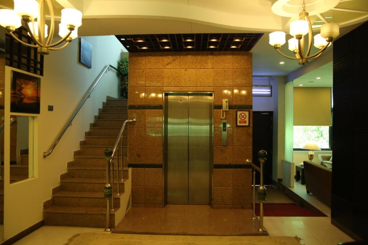 Sunset Suites Karachi Buitenkant foto